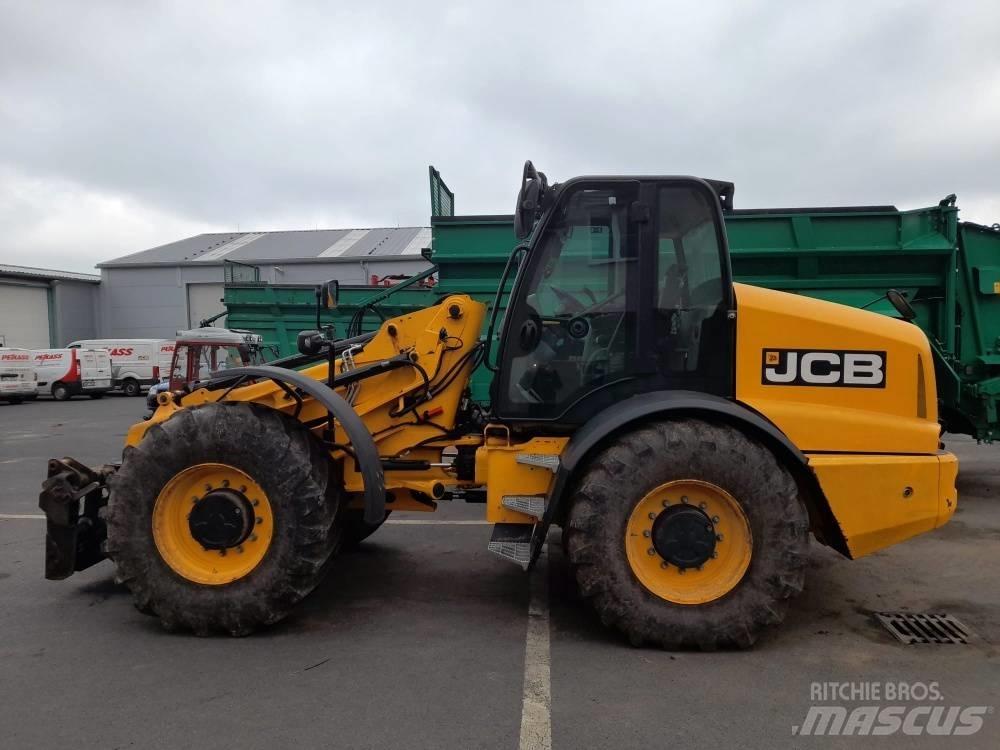 JCB TM 420 Poljoprivredni teleskopski utovarivači