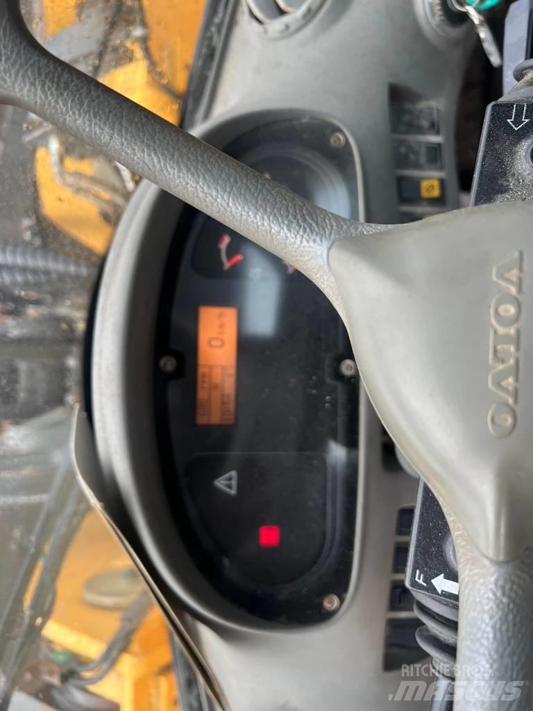Volvo L 220 E Utovarivači na kotačima