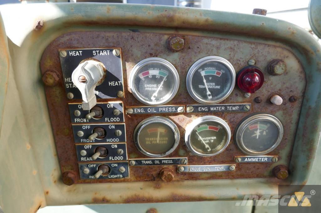 CAT D7F Ex-army Buldožeri gusjeničari