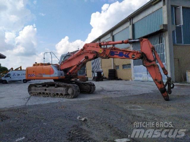 Fiat-Kobelco E 235 Bageri gusjeničari