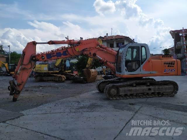 Fiat-Kobelco E 235 Bageri gusjeničari
