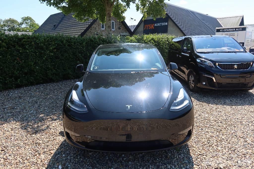 Tesla Model Y Automobili