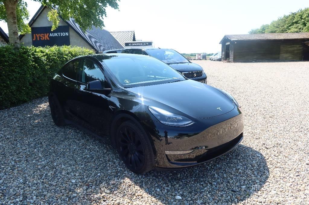 Tesla Model Y Automobili