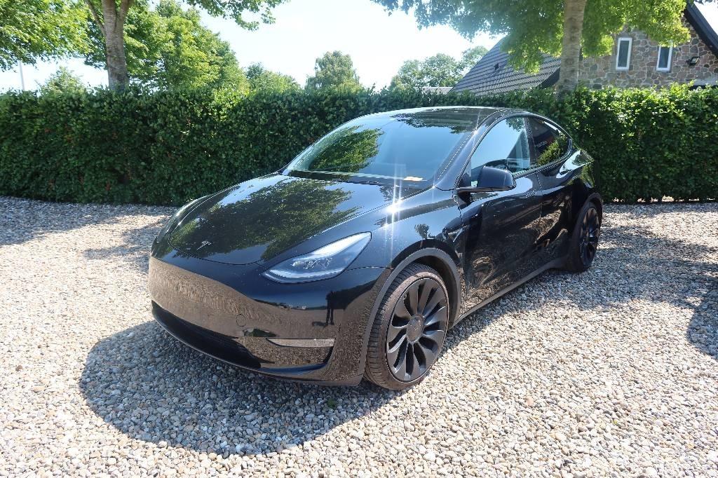 Tesla Model Y Automobili