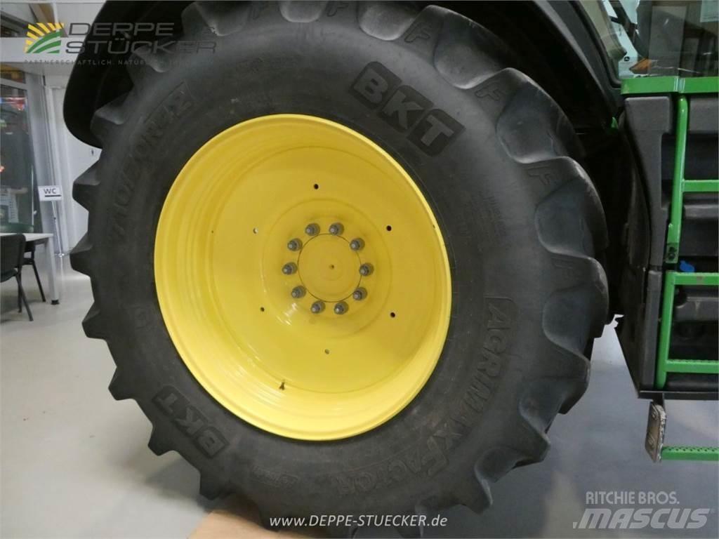 John Deere 6250R Traktori