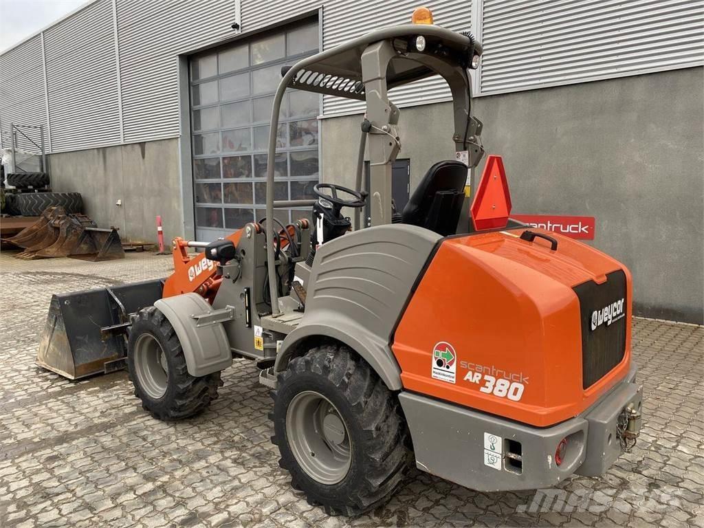 Weycor AR380 Agrar Višenamjenski utovarivači
