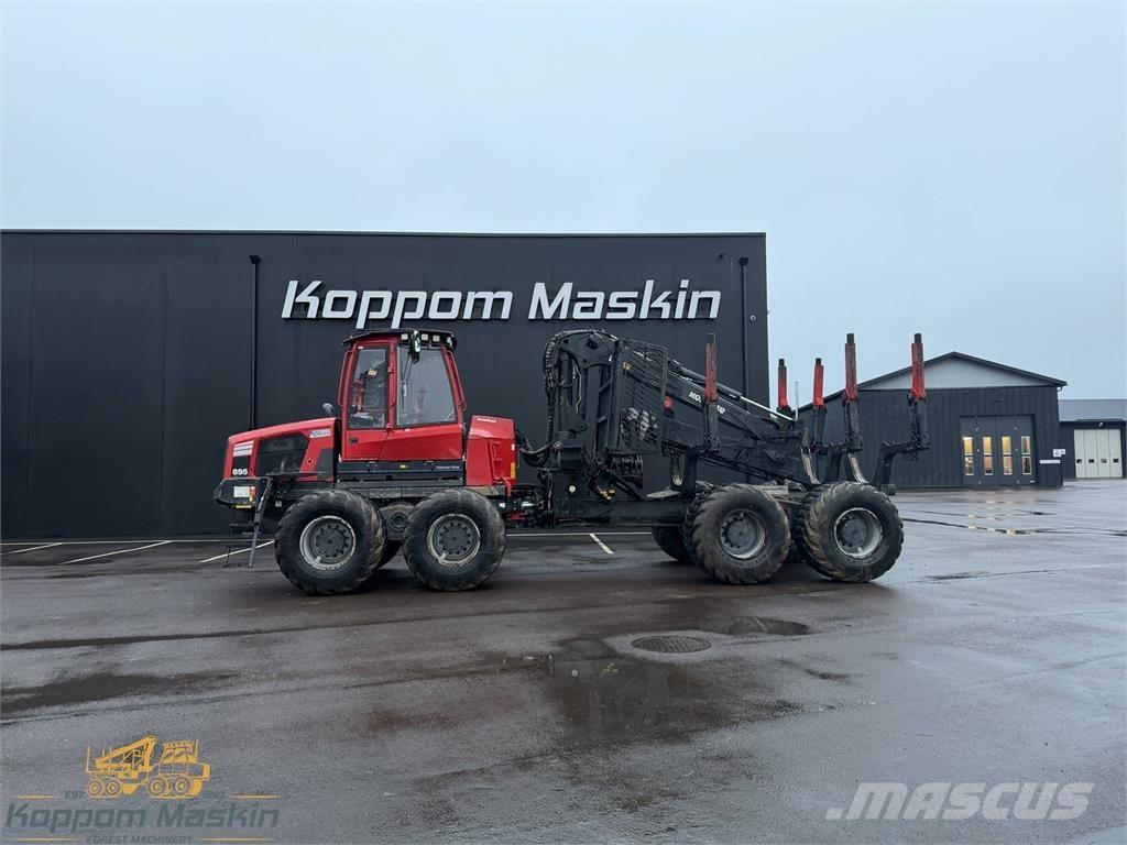 Komatsu 895 Forvarderi