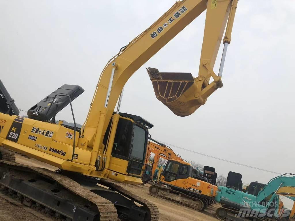Komatsu 220-8 Bageri gusjeničari