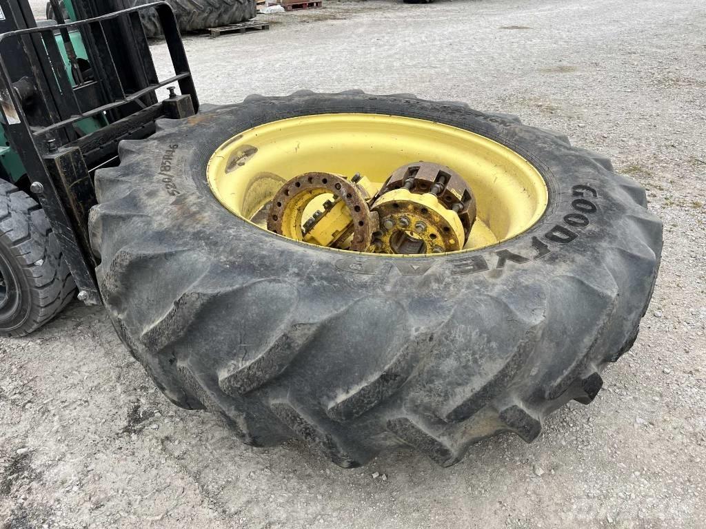 John Deere 7260 R Traktori
