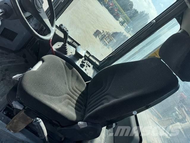 Komatsu WA 250-5 Utovarivači na kotačima