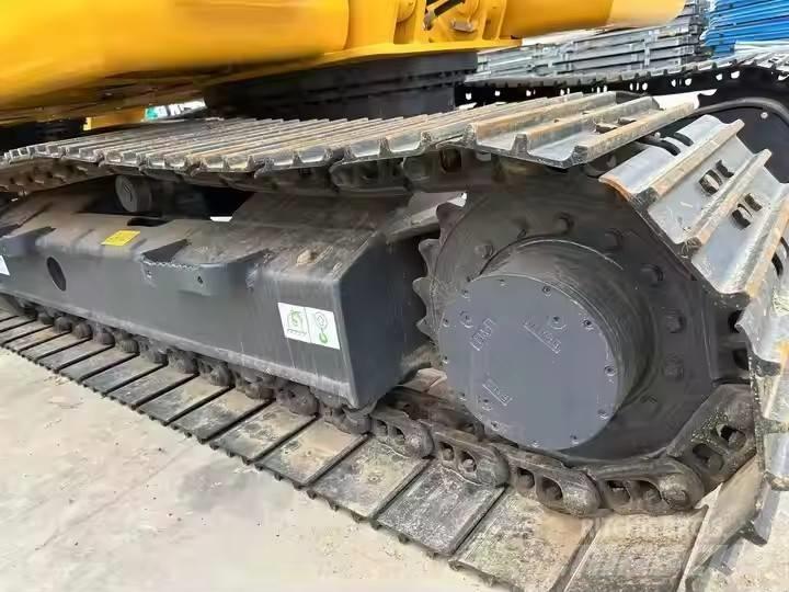 Komatsu PC130 Bageri gusjeničari