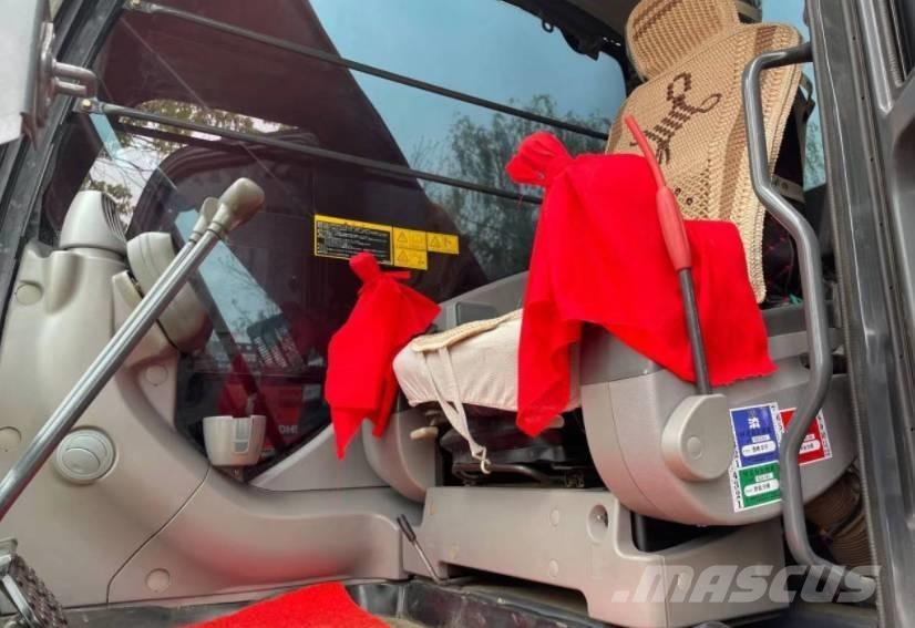 Hitachi 200-3 Bageri gusjeničari