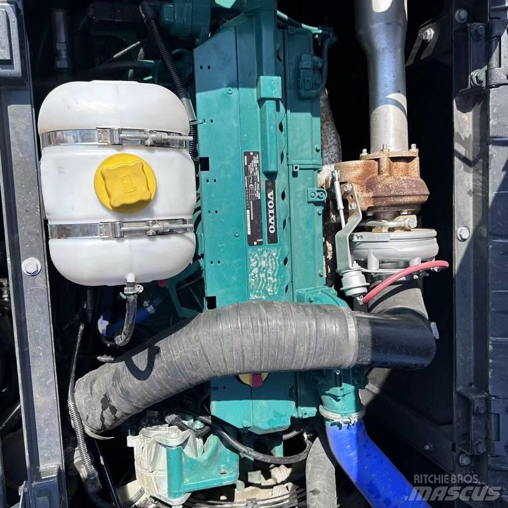 Volvo EC 240 Bageri gusjeničari
