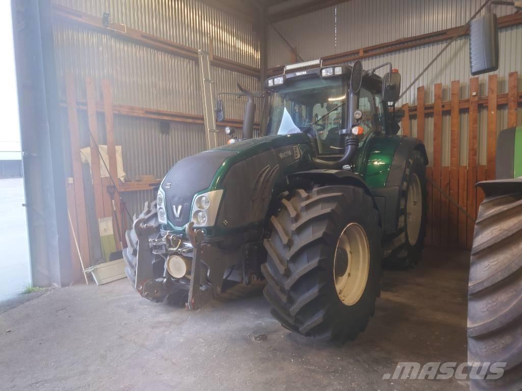 Valtra T 213 V Traktori