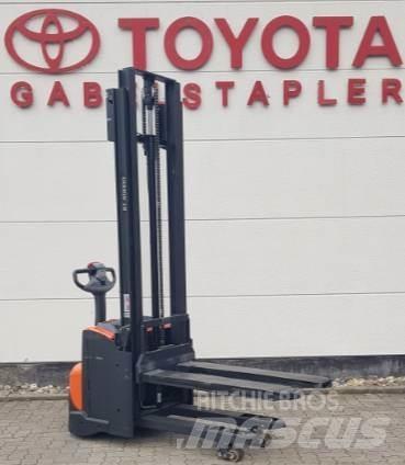 Toyota SWE120L Ručni električni viličar