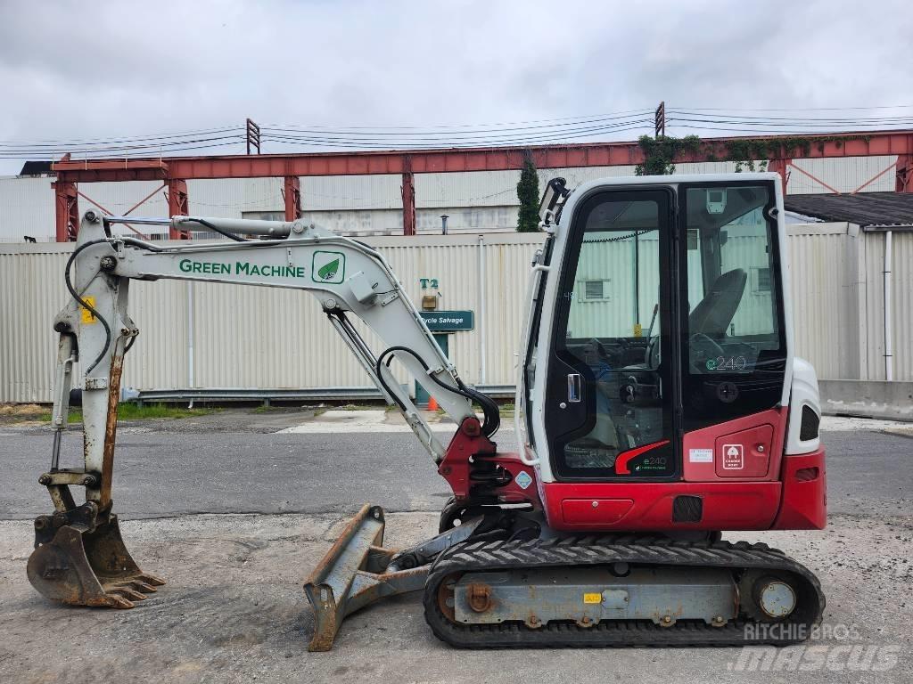 Takeuchi TB 240 Mini bageri <7t