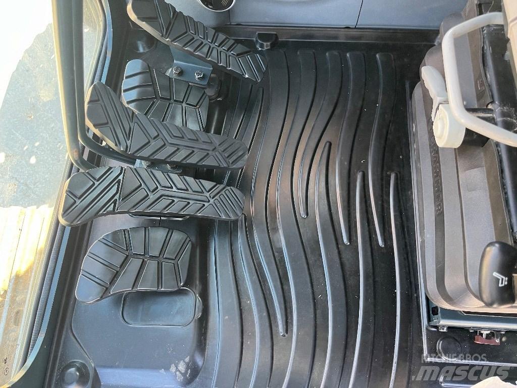 Hyundai HX140L Bageri gusjeničari