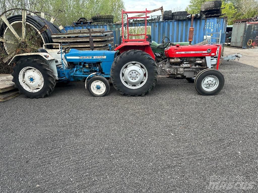 Massey Ferguson 152 Traktori