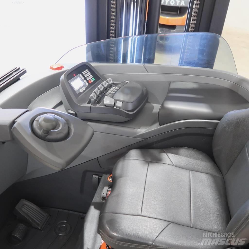 Toyota RRE200HC Viličari sa pomičnim stupom