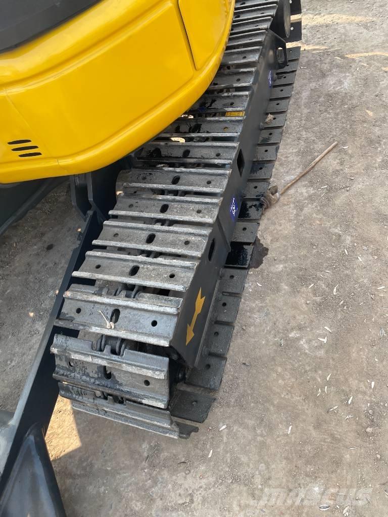 Komatsu PC 35 Mini bageri <7t
