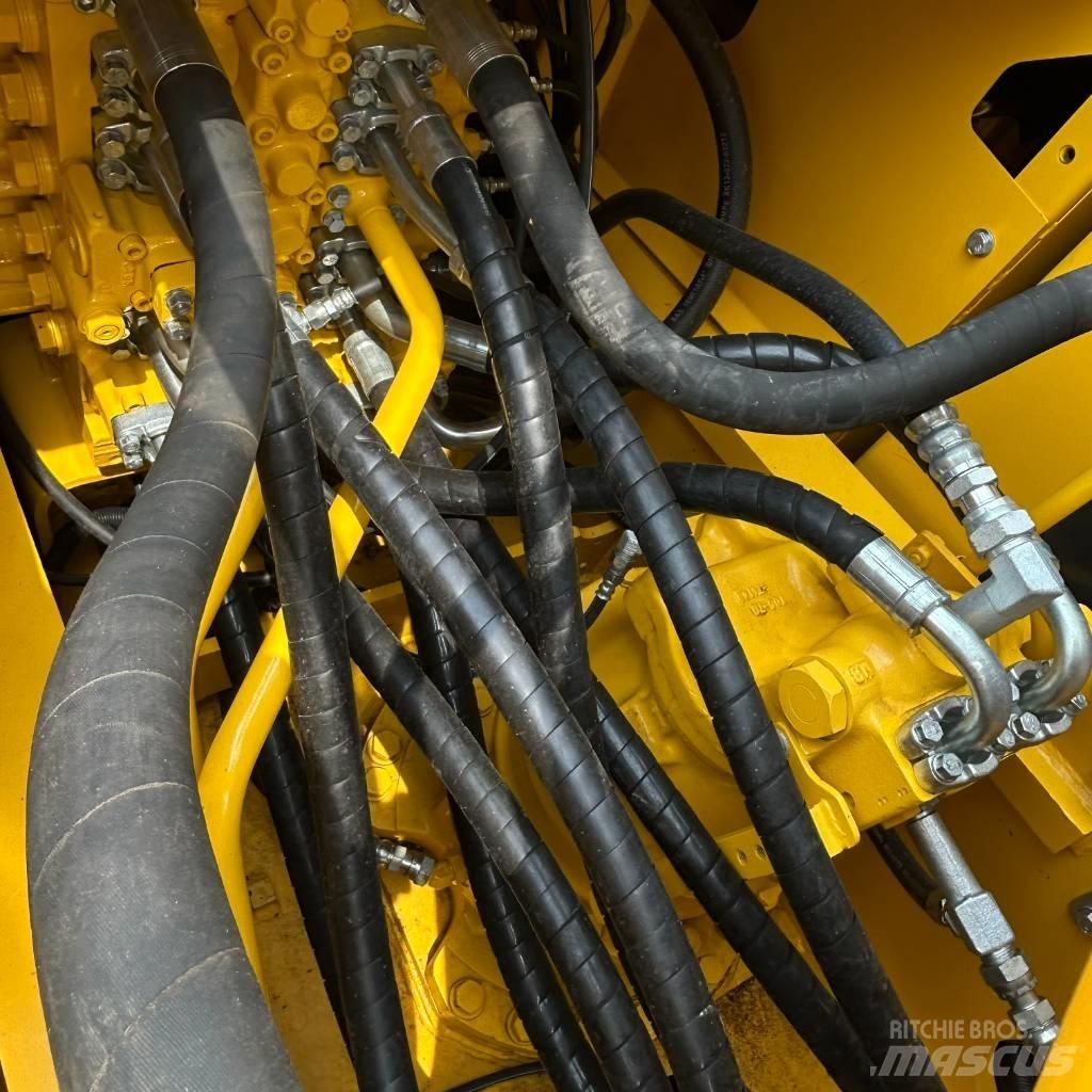 Komatsu 220-8 Bageri gusjeničari