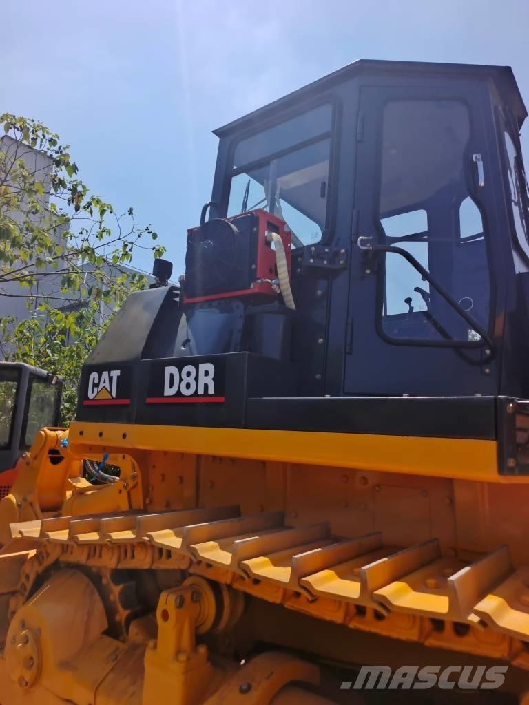 CAT D 8 R Buldožeri gusjeničari