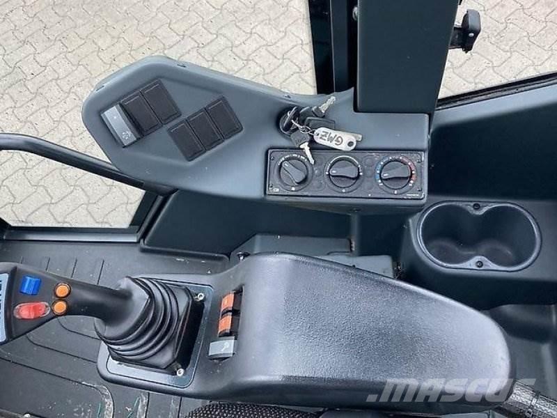 Schäffer 6680T Teleskopski viličari