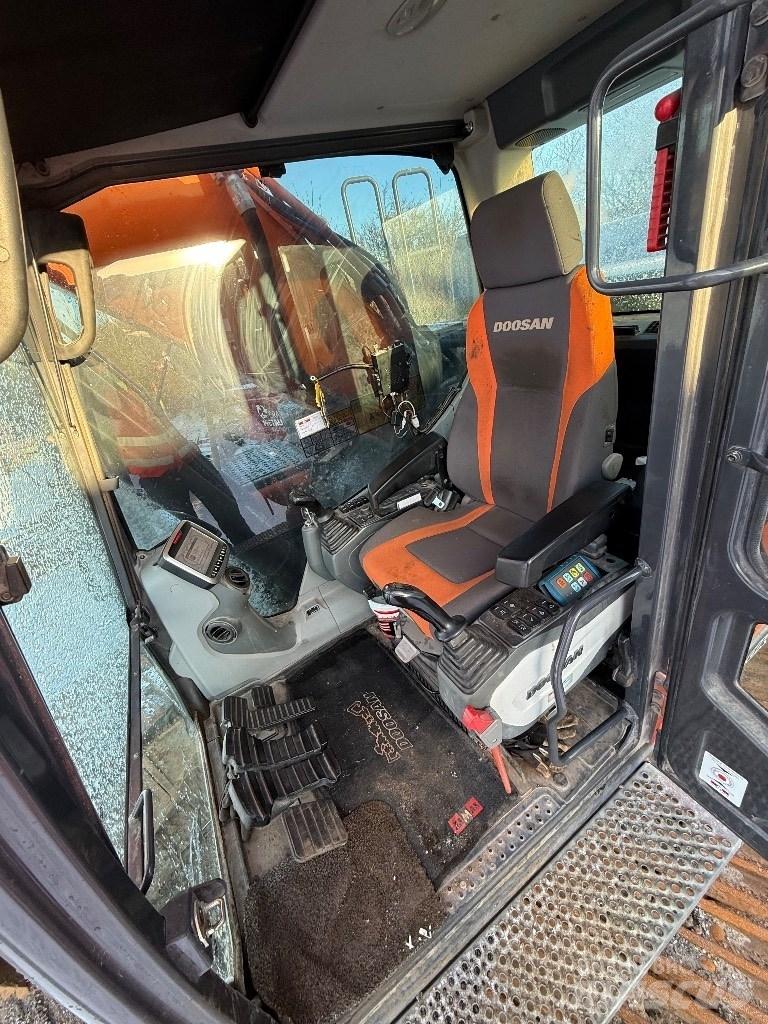 Doosan DX 300 lc 5 Bageri gusjeničari