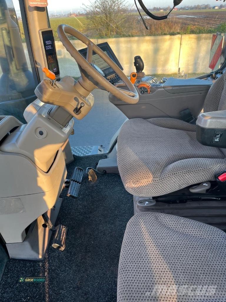 John Deere 8320 R Traktori