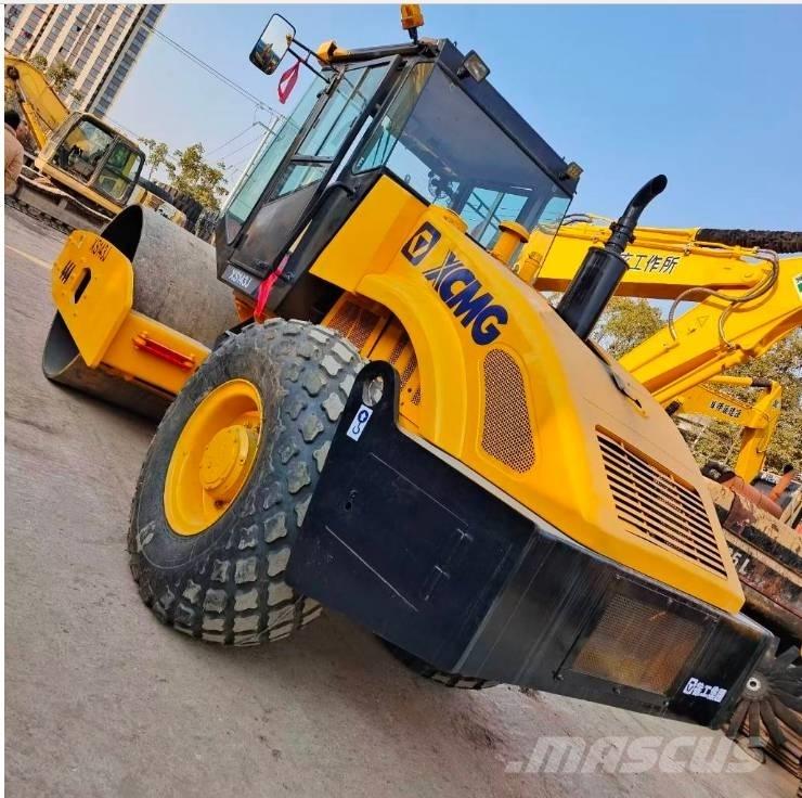 XCMG XS 142 J Kompaktori zemlje
