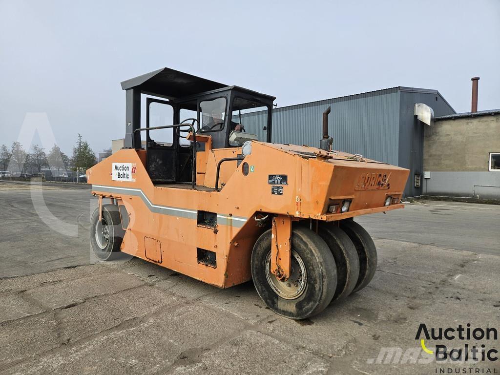 Corinsa CCN 1222 Gumeni valjci na kotačima