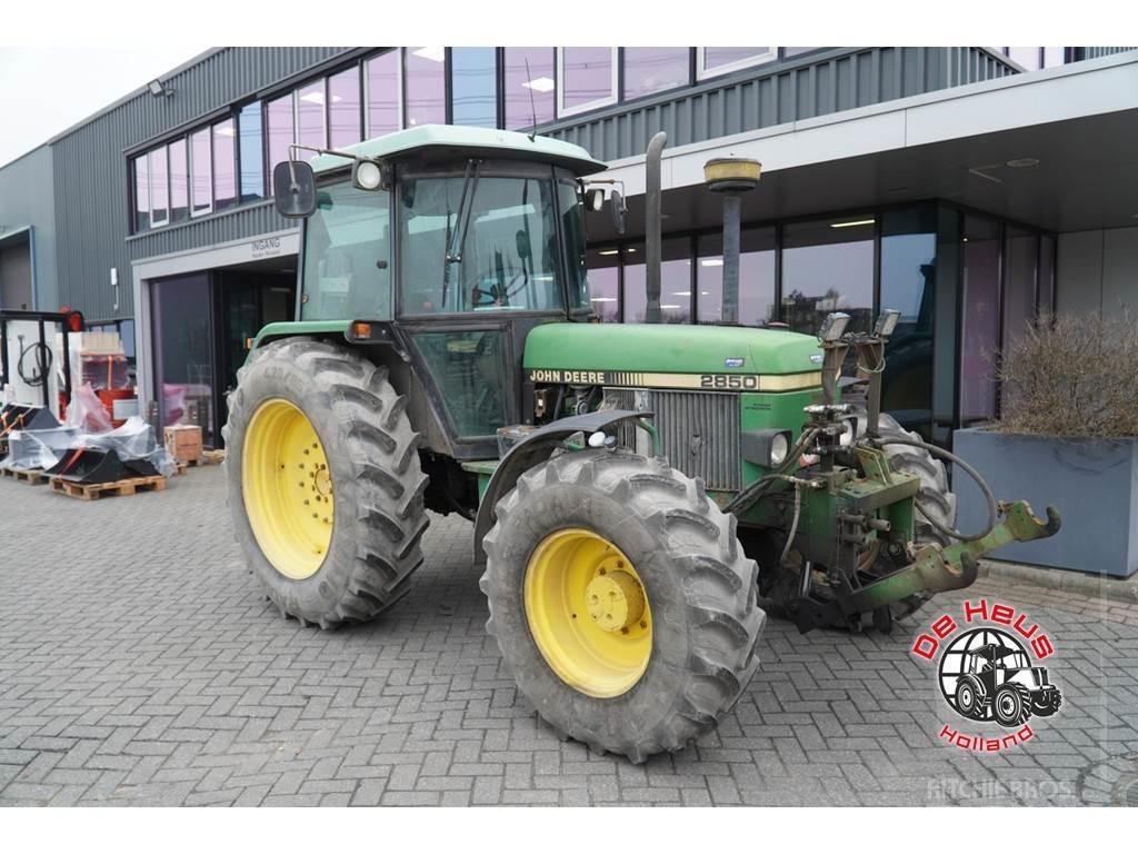 John Deere 2850 Traktori