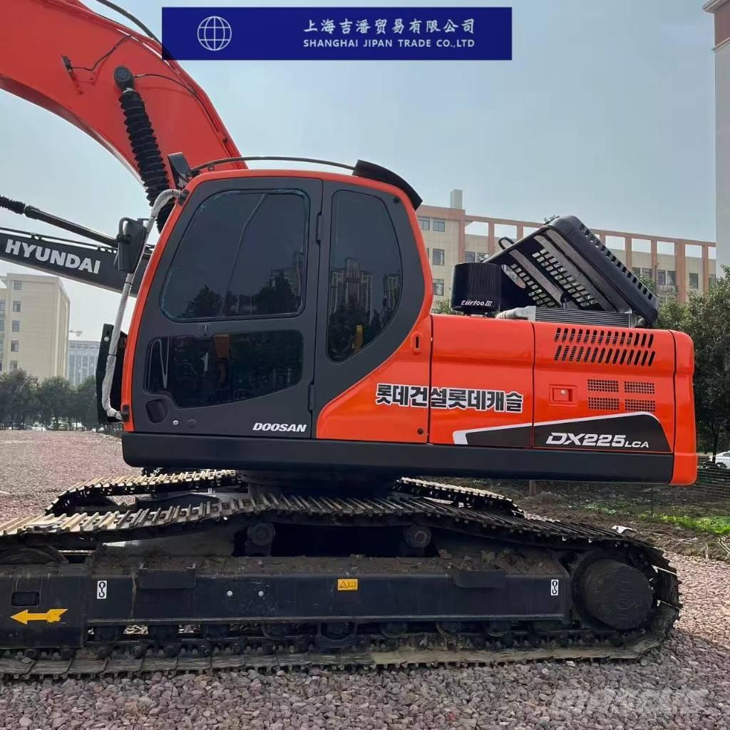 Doosan DX 225 Bageri gusjeničari