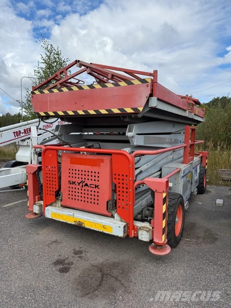 SkyJack SJ 9250 RT Škaraste platforme