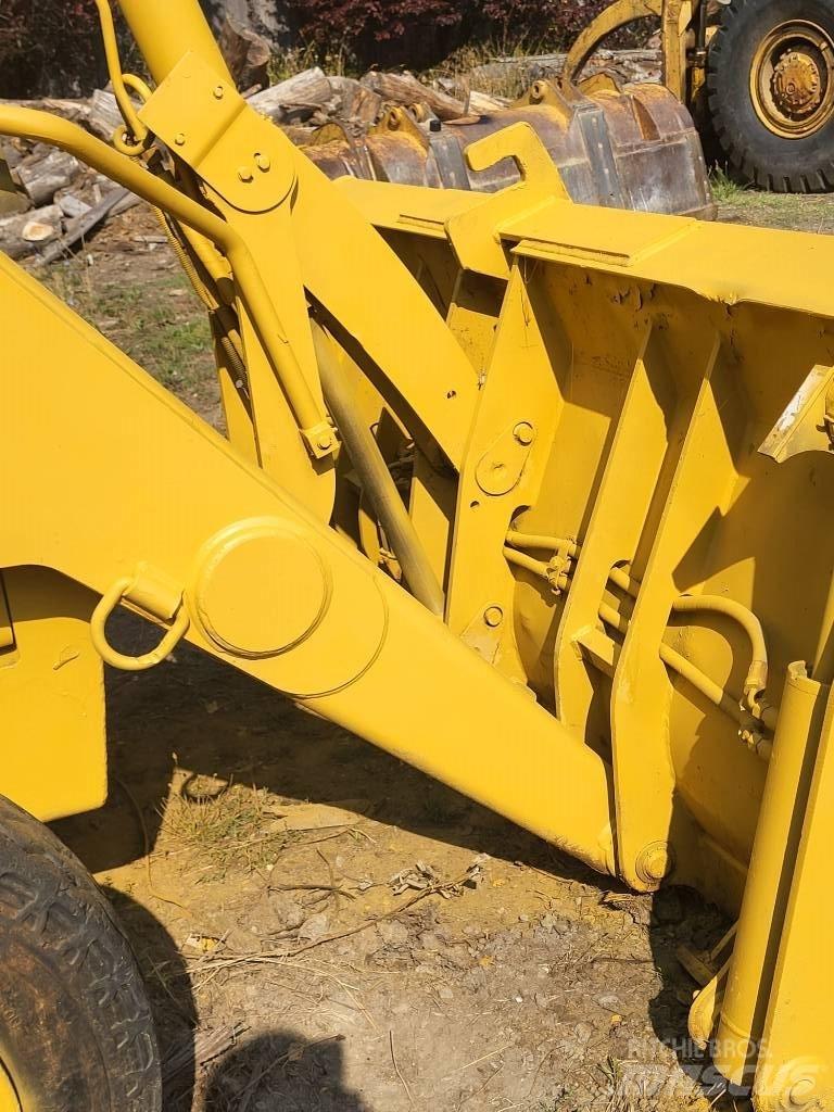 CAT 426B Utovarni rovokopači