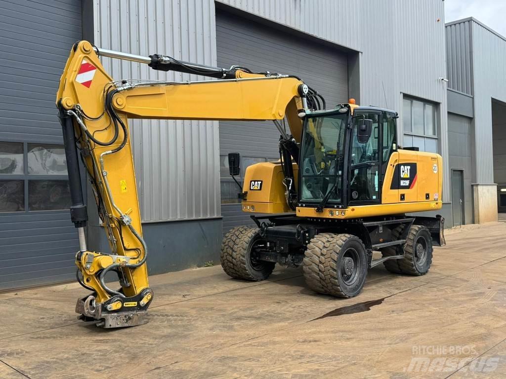 CAT M320F Bageri na kotačima