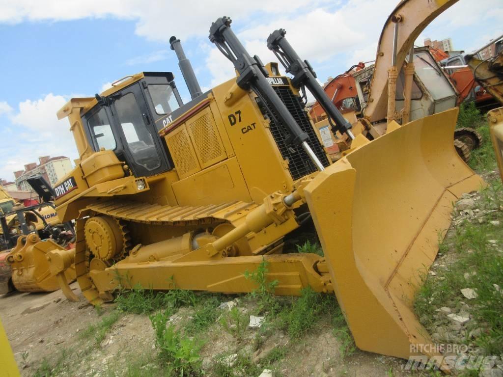 CAT D 7 H Buldožeri gusjeničari