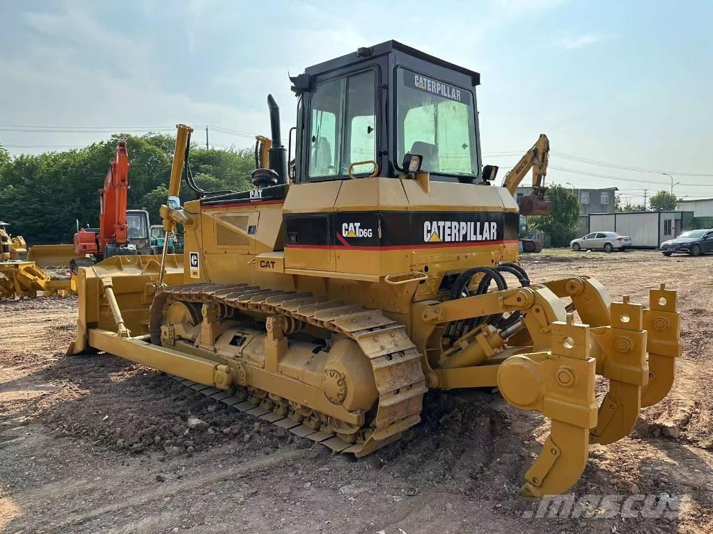 CAT D 6 G Buldožeri gusjeničari
