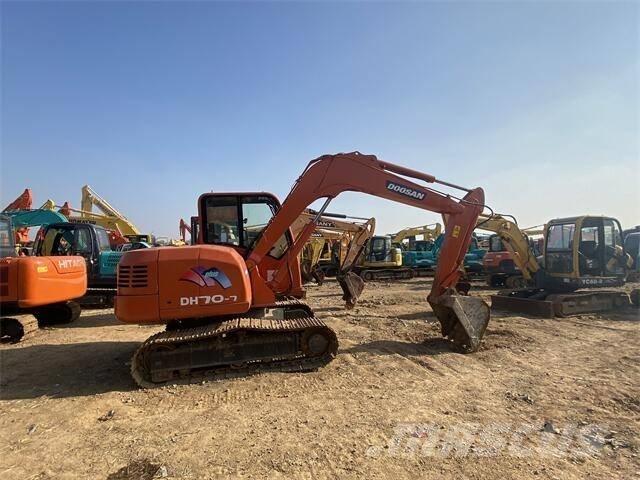 Doosan DH70-7 Bageri gusjeničari
