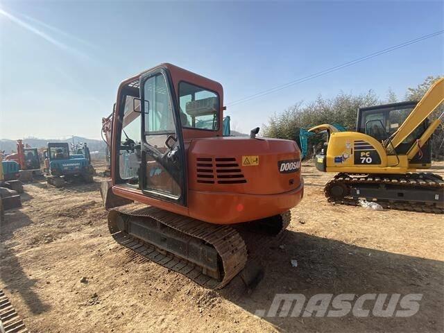 Doosan DH70-7 Bageri gusjeničari