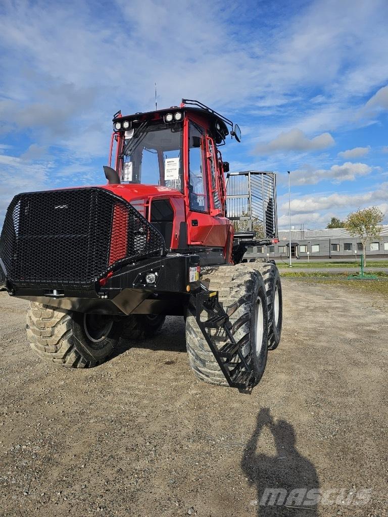 Komatsu 895 Forvarderi