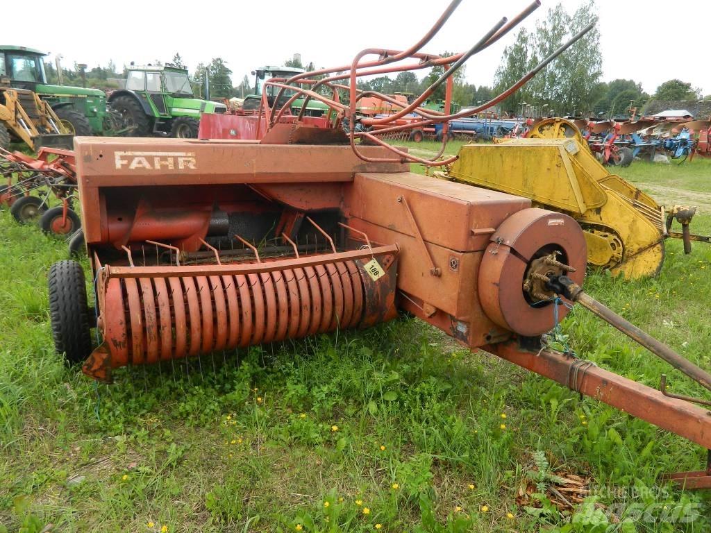 Deutz-Fahr HD300 Balirke za kockaste bale
