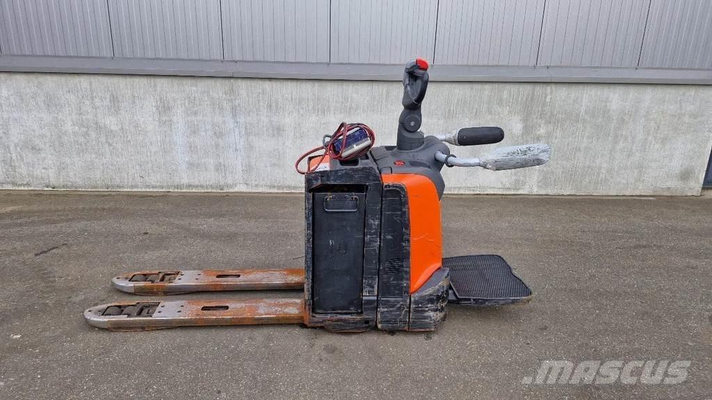 BT LPE 250 Električni viličari