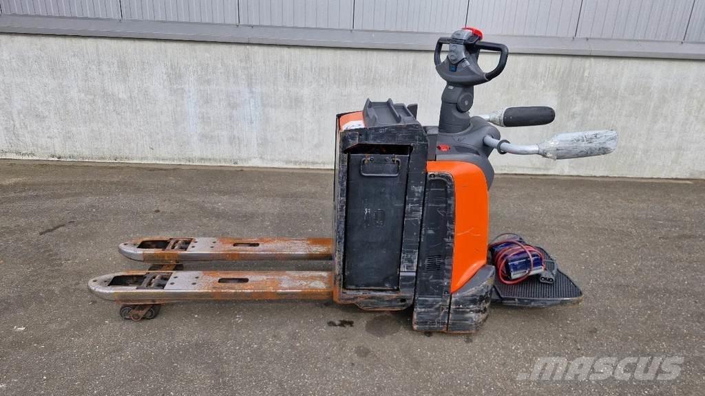 BT LPE 250 Električni viličari