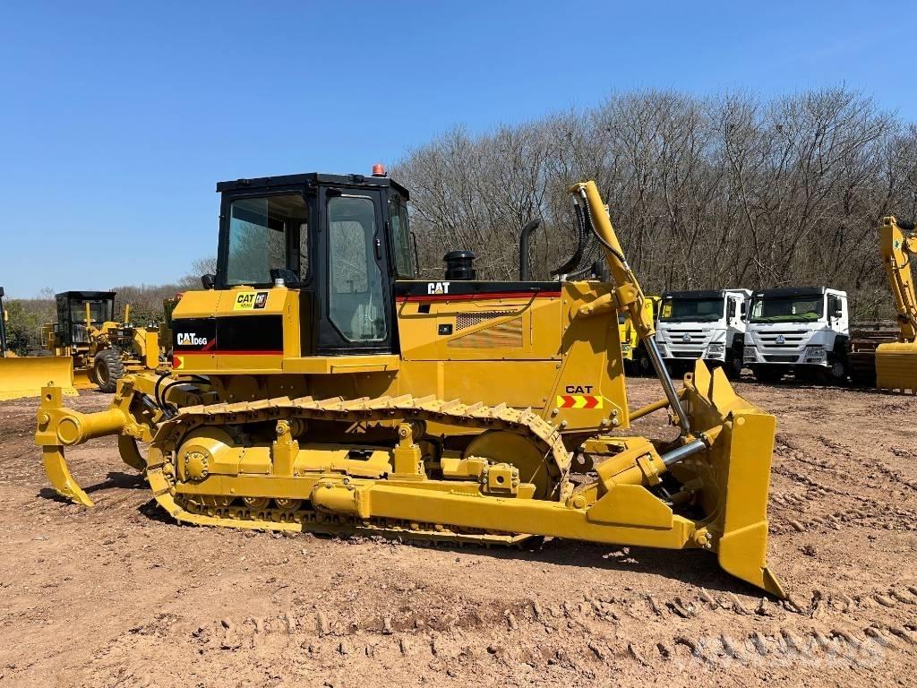 CAT D 6 G Buldožeri gusjeničari