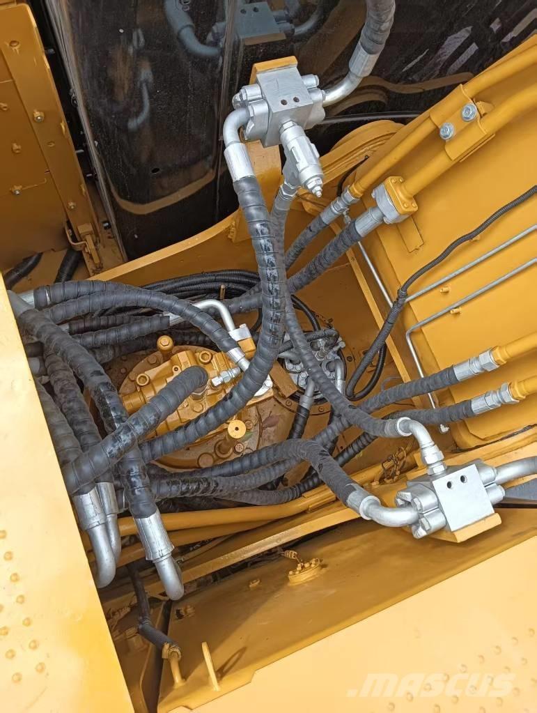 CAT 320 D2 Bageri gusjeničari