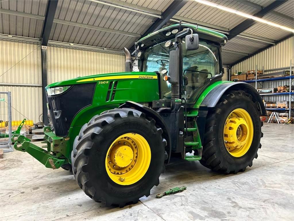 John Deere 7310R Traktori