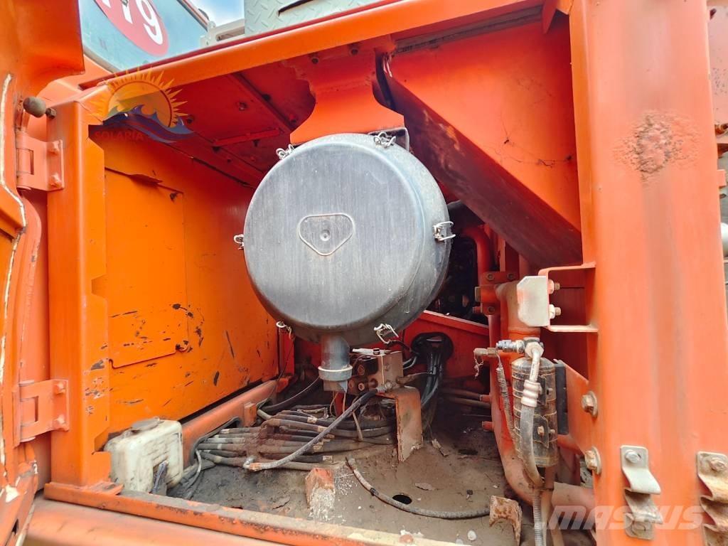 Doosan DX 300 LC Bageri gusjeničari