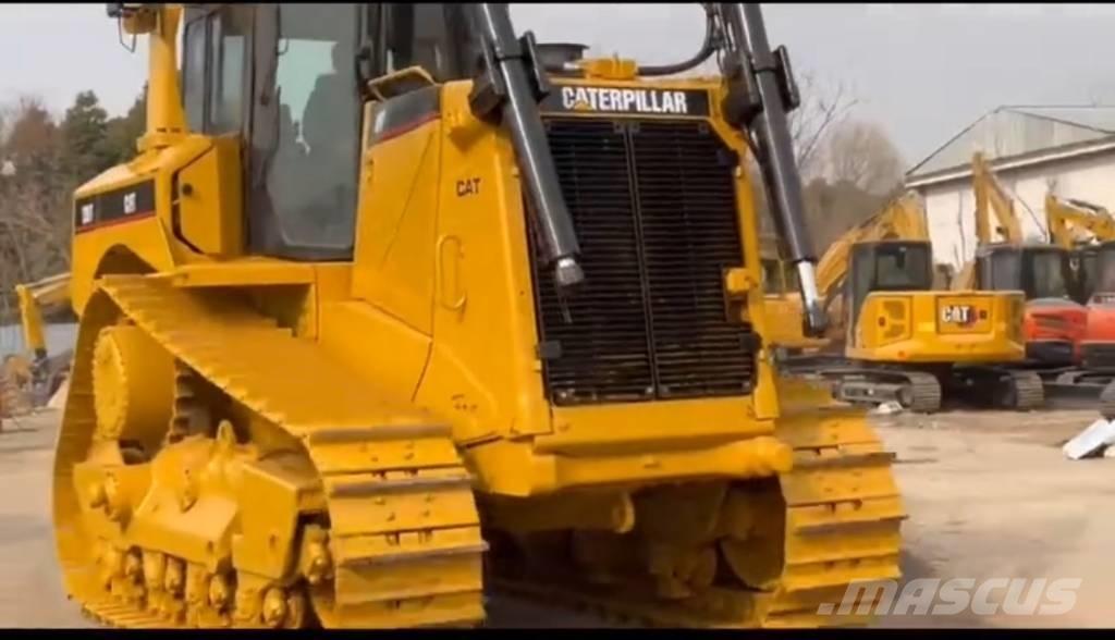 CAT D 8 T Buldožeri gusjeničari