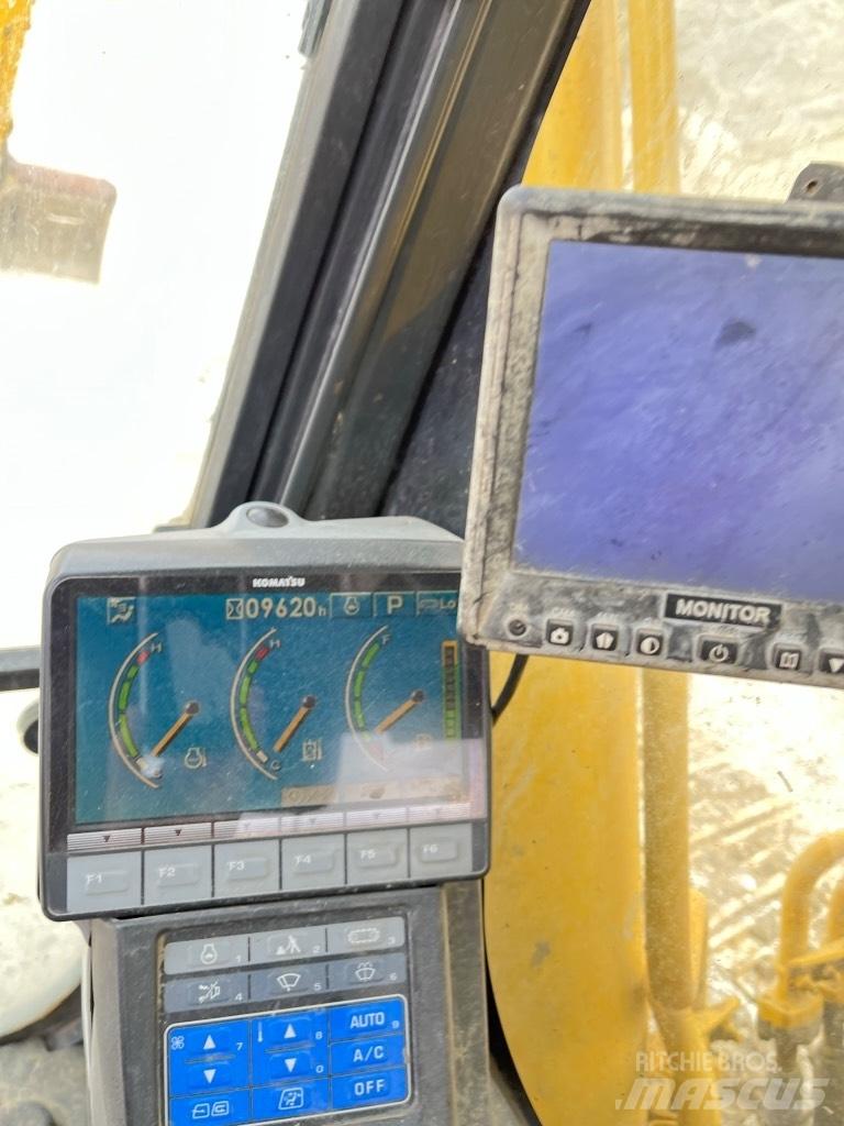 Komatsu PC 240 LC-7 Bageri gusjeničari